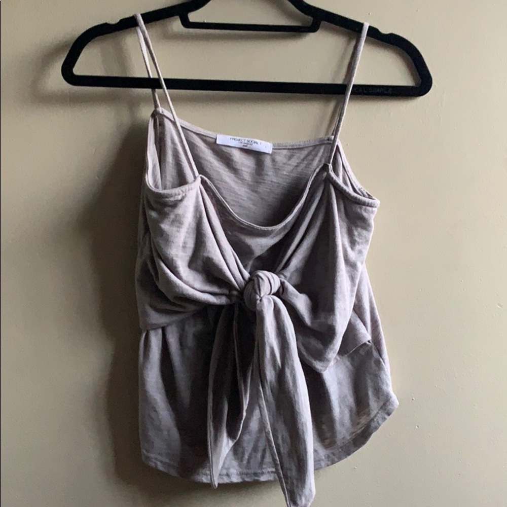 Tank with tie up middle